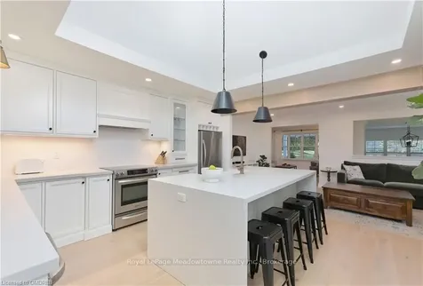 10 Edith Street Halton Hills ON L7G 3A5