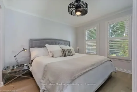 10 Edith Street Halton Hills ON L7G 3A5