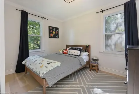 10 Edith Street Halton Hills ON L7G 3A5
