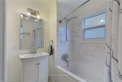 10 Edith Street Halton Hills ON L7G 3A5