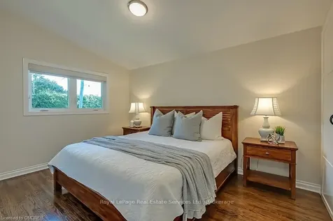 380 Duncombe Drive Burlington ON L7L 4M3