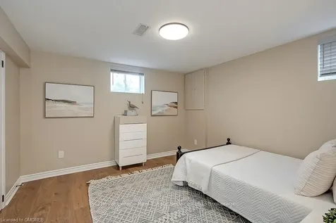 380 Duncombe Drive Burlington ON L7L 4M3