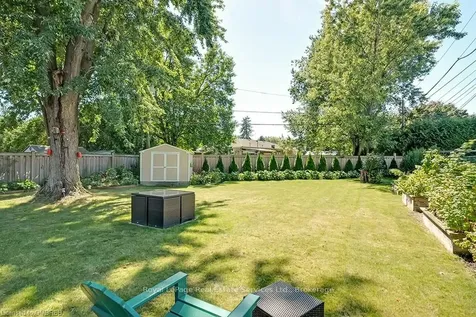 380 Duncombe Drive Burlington ON L7L 4M3