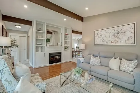 380 Duncombe Drive Burlington ON L7L 4M3