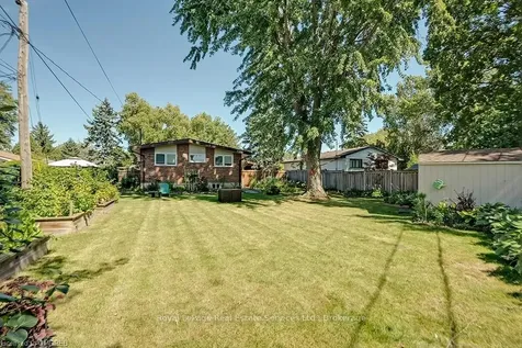 380 Duncombe Drive Burlington ON L7L 4M3