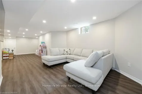 751 Turrell Crescent Milton ON L9T 5L4