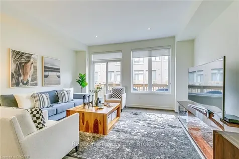 196 Squire Crescent Oakville ON L6H 0L6
