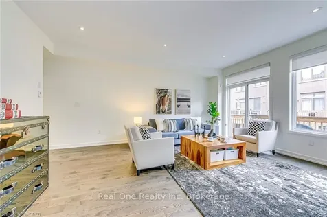 196 Squire Crescent Oakville ON L6H 0L6
