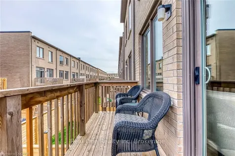 196 Squire Crescent Oakville ON L6H 0L6