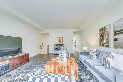 196 Squire Crescent Oakville ON L6H 0L6