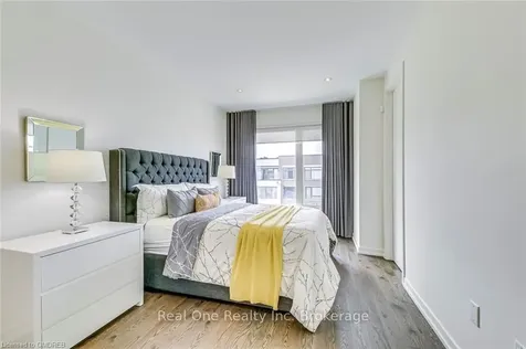 196 Squire Crescent Oakville ON L6H 0L6