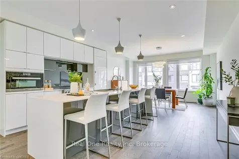 196 Squire Crescent Oakville ON L6H 0L6