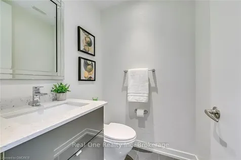 196 Squire Crescent Oakville ON L6H 0L6