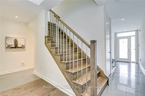 196 Squire Crescent Oakville ON L6H 0L6