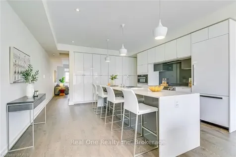 196 Squire Crescent Oakville ON L6H 0L6
