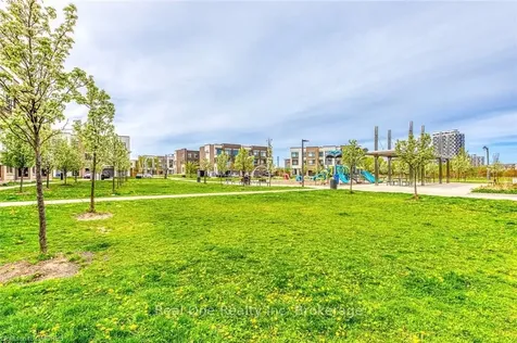 196 Squire Crescent Oakville ON L6H 0L6