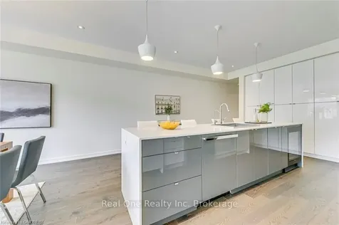 196 Squire Crescent Oakville ON L6H 0L6
