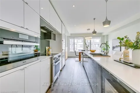 196 Squire Crescent Oakville ON L6H 0L6