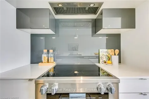 196 Squire Crescent Oakville ON L6H 0L6