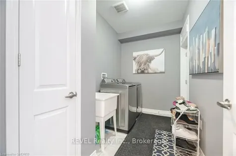 1252 Leger Way Milton ON L9E 1E4