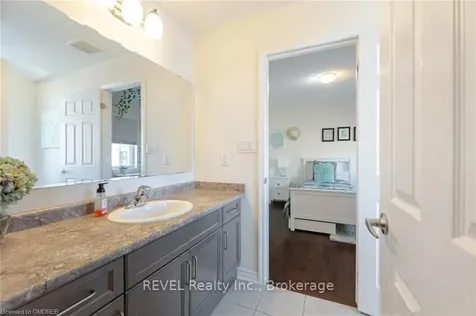1252 Leger Way Milton ON L9E 1E4