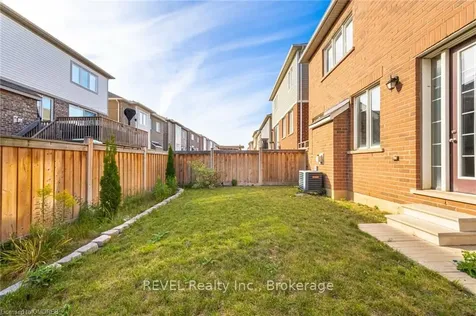 1252 Leger Way Milton ON L9E 1E4