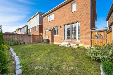 1252 Leger Way Milton ON L9E 1E4