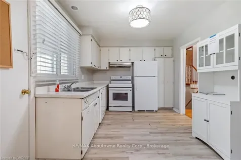 356 Sawyer Road Oakville ON L6L 3N7