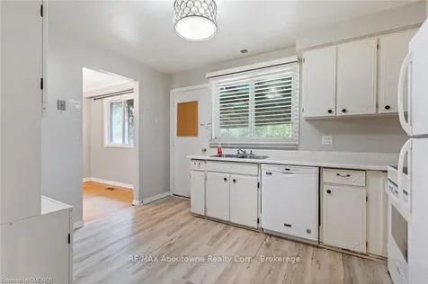 356 Sawyer Road Oakville ON L6L 3N7