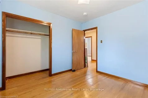 356 Sawyer Road Oakville ON L6L 3N7