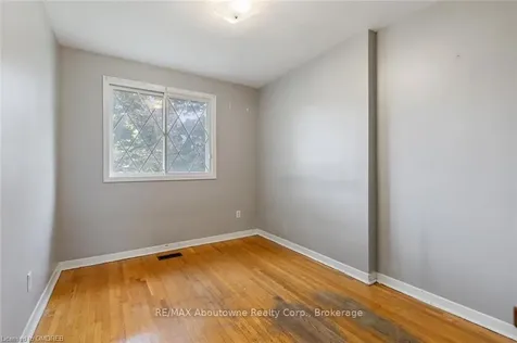 356 Sawyer Road Oakville ON L6L 3N7