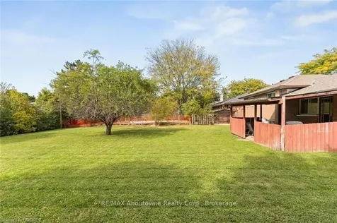 356 Sawyer Road Oakville ON L6L 3N7