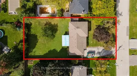 356 Sawyer Road Oakville ON L6L 3N7