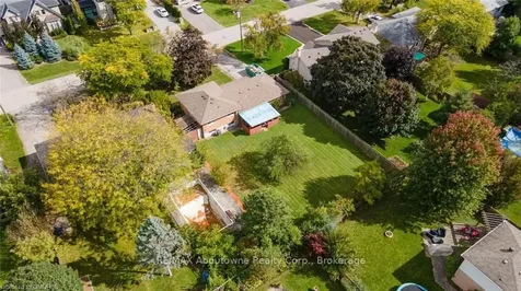 356 Sawyer Road Oakville ON L6L 3N7