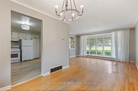 356 Sawyer Road Oakville ON L6L 3N7