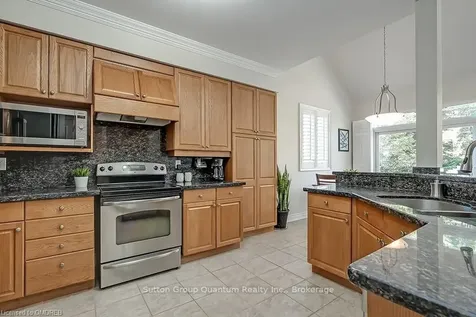 3329 Springflower Way Oakville ON L6L 6V1