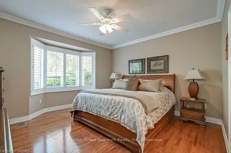 3329 Springflower Way Oakville ON L6L 6V1