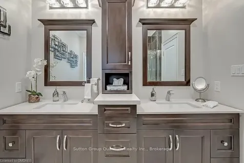 3329 Springflower Way Oakville ON L6L 6V1