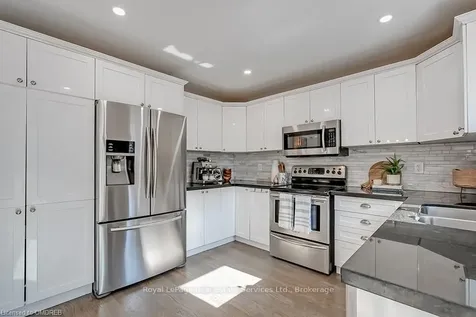 5217 Nova Crescent Burlington ON L7L 7B8