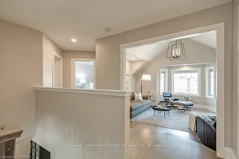 5217 Nova Crescent Burlington ON L7L 7B8