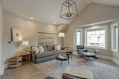 5217 Nova Crescent Burlington ON L7L 7B8