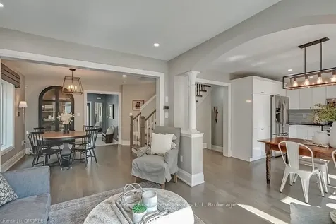 5217 Nova Crescent Burlington ON L7L 7B8