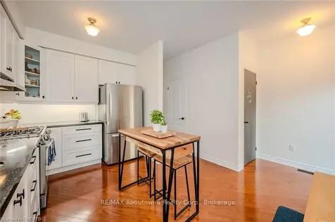 2595 Capilano Crescent Oakville ON L6H 6L4