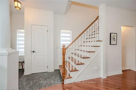 2595 Capilano Crescent Oakville ON L6H 6L4