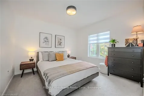 2595 Capilano Crescent Oakville ON L6H 6L4