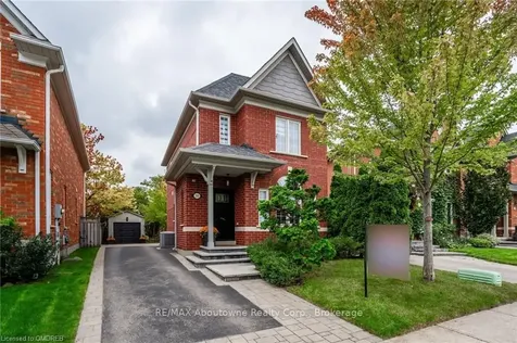 2595 Capilano Crescent Oakville ON L6H 6L4