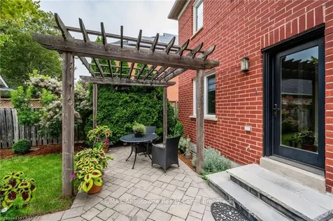 2595 Capilano Crescent Oakville ON L6H 6L4