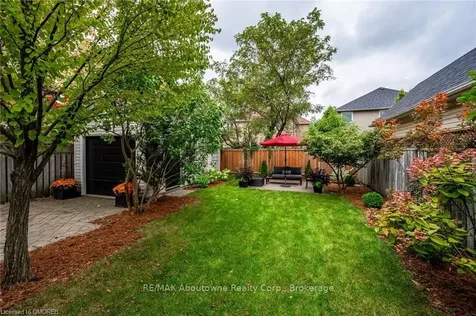 2595 Capilano Crescent Oakville ON L6H 6L4