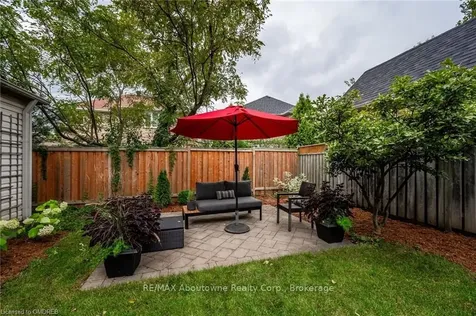 2595 Capilano Crescent Oakville ON L6H 6L4