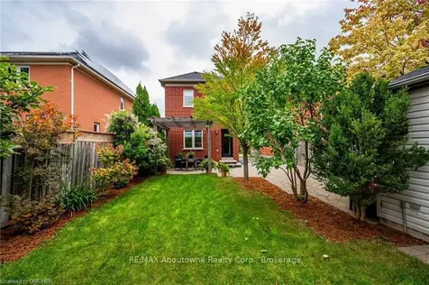 2595 Capilano Crescent Oakville ON L6H 6L4